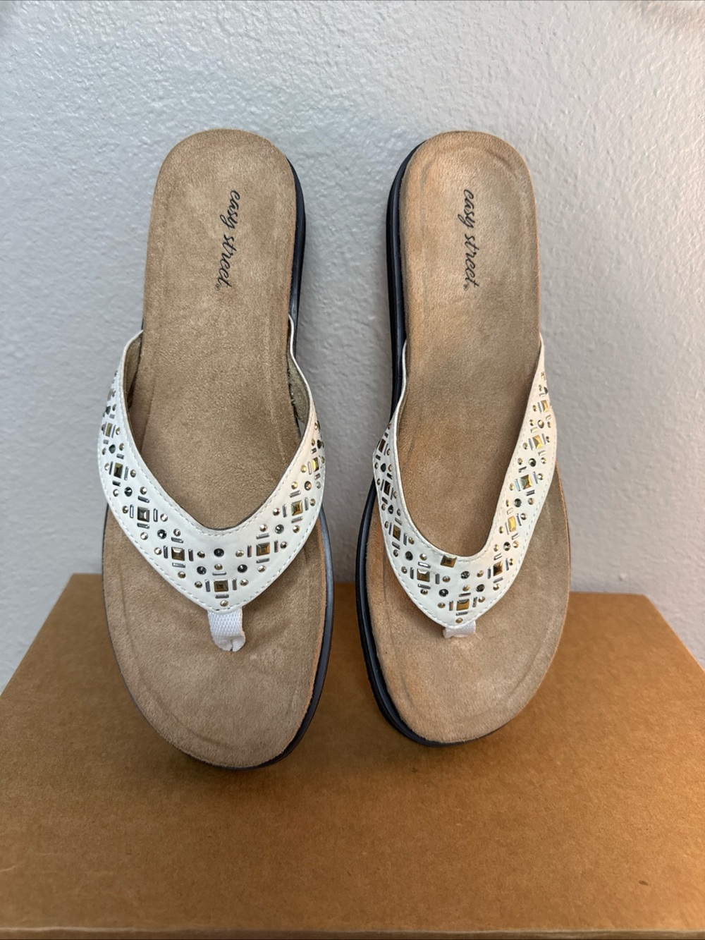 Easy Street Women’s Embellished Thong Sandals Size 9 1/2